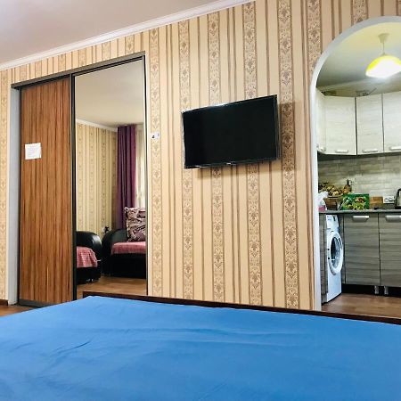 Apartaments In The City Center Karagandy Eksteriør bilde